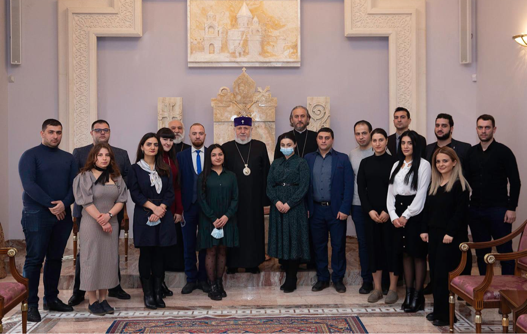Catholicos of All Armenians Hosted the Members of the “YSU Supports the Families of the Victims” Initiative