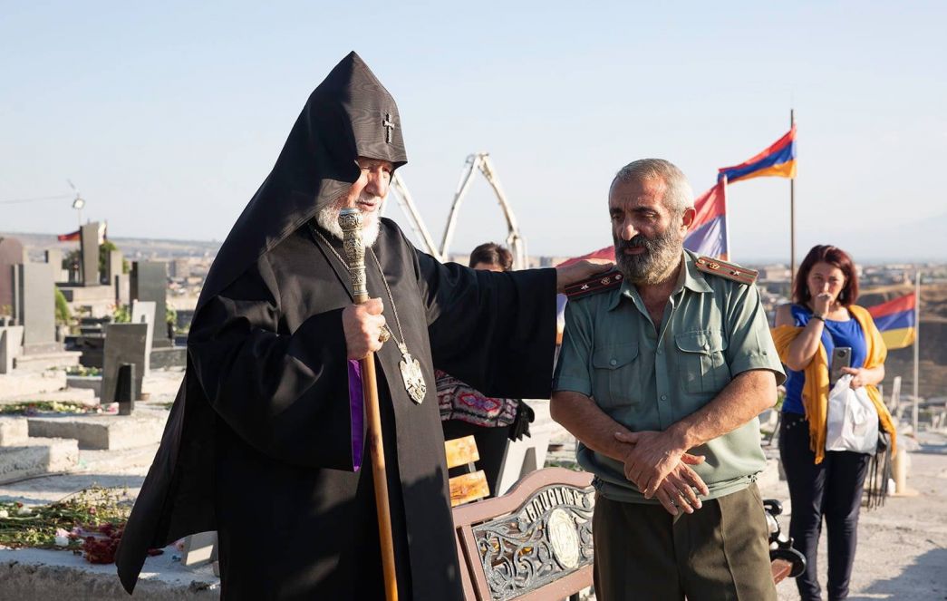 Catholicos of All Armenians Visited the "Yerablur" Military Phanteon
