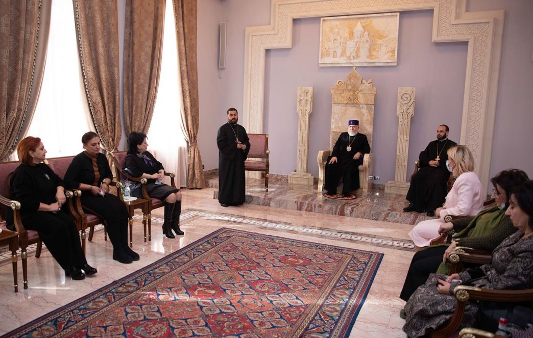 Catholicos of All Armenians Hosted the Heads of the Youth Centers in the Mother See of Holy Etchmiadzin