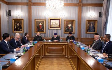 The Catholicos of All Armenians Accepted the Delegation of the Iraq-Armenia Friendship Group
