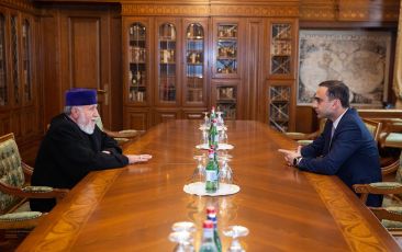 The Catholicos of All Armenians Received the Deputy Mayor of Yerevan