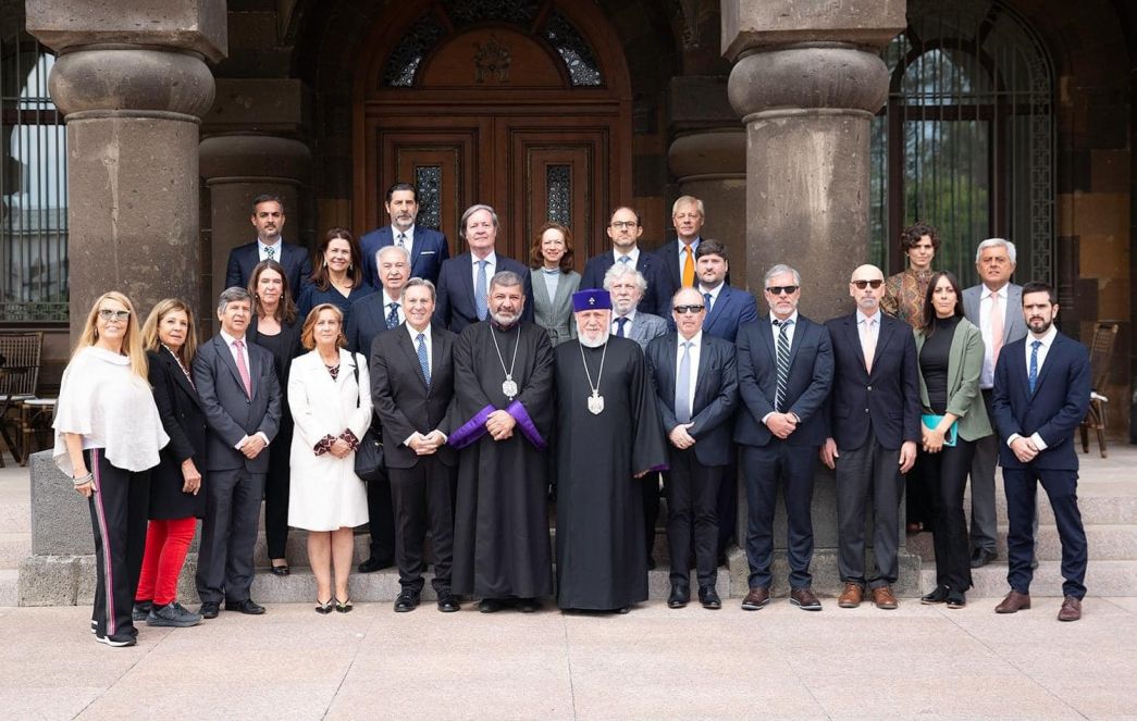 Catholicos of All Armenians Received the Delegation from Argentina