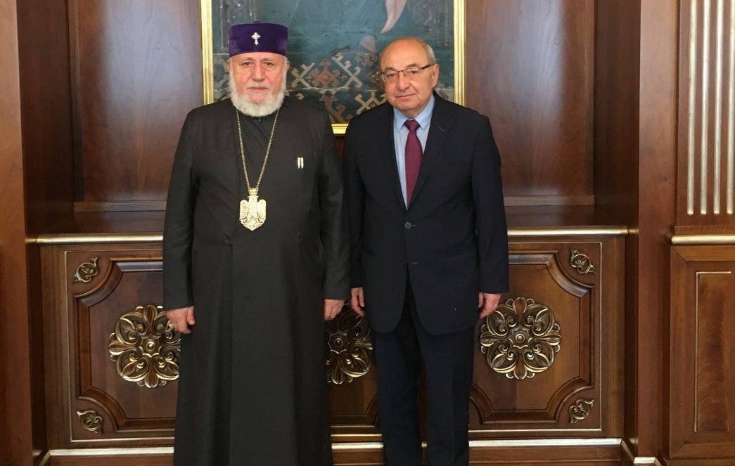 Catholicos of All Armenians Met with Mr. Vazgen Manukyan