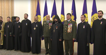Հայոց բանակի զինվորականներ և հոգևորականներ պարգևատրվեցին Բանակի օրվա առիթով