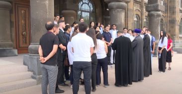 The meeting of Artsakh students transferred to Armenia through the Azerbaijani checkpoint at the Mother See