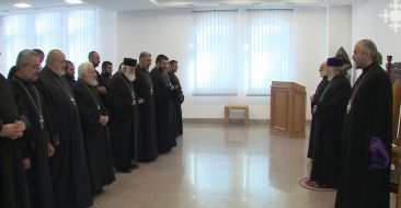 The Catholicos of All Armenians met the priests who completed the regular Priest Accelerated course